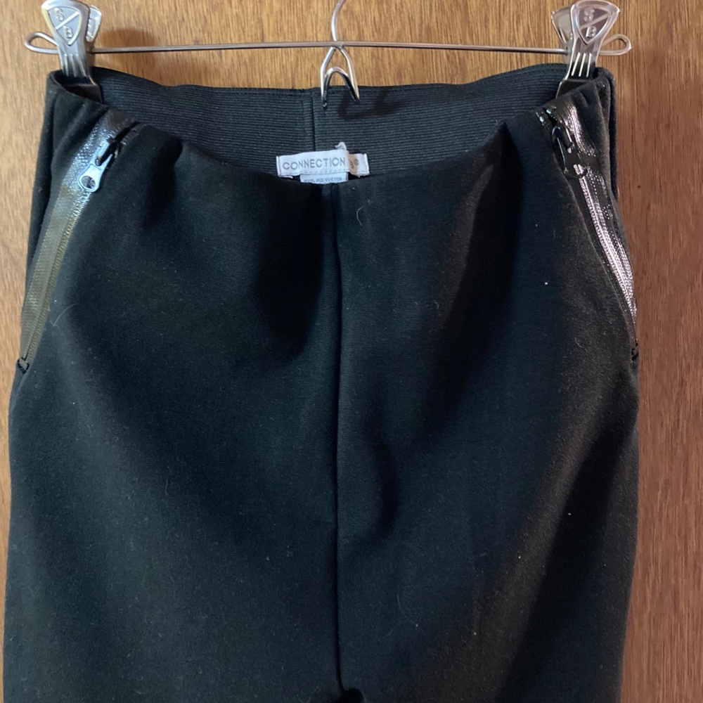 Connection 18 Size L Black Leggings with Zippers on Front Sides